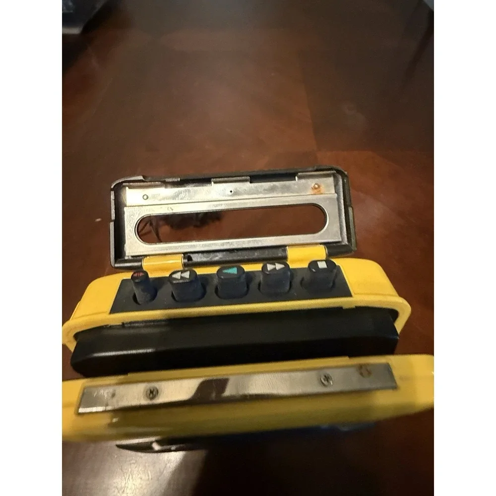 Vtg Sony Walkman Sports WM-AF59 FM/AM Radio Cassette Player Auto Reverse